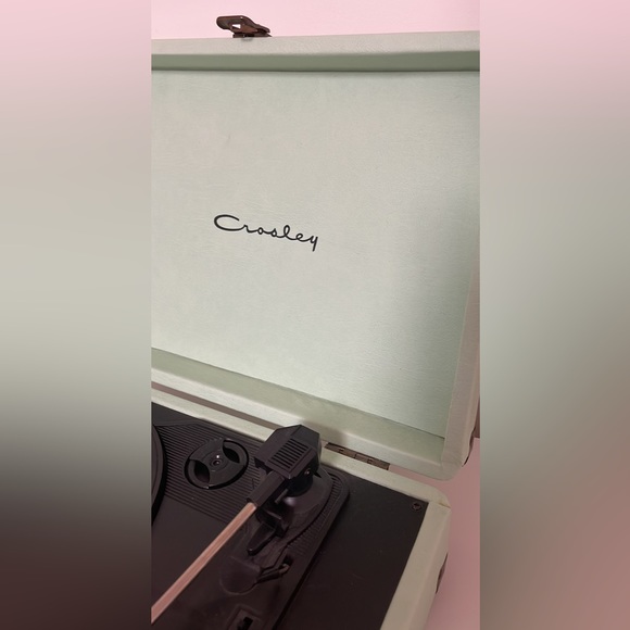 Crosley record player mint green - Picture 2 of 2